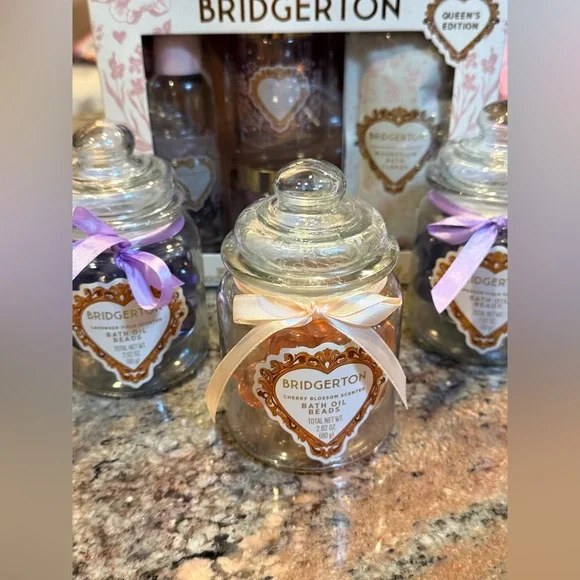 Bridgerton Queen's Edition Bath Set 3 Jars Oil Bath Beads BRAND NEW